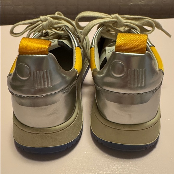 Oncept Phoenix size 7 like new . Barely worn - Picture 4 of 7